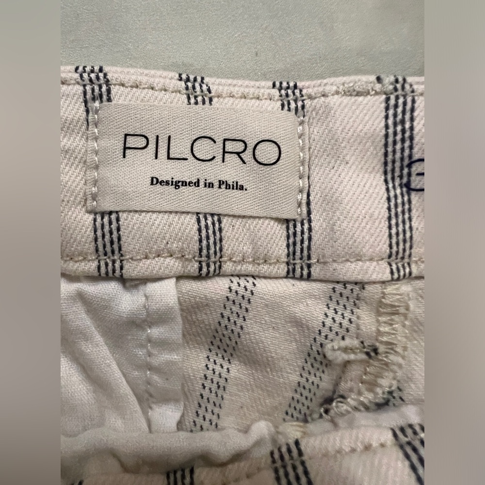 Anthropologie x Pilcro 
Size 30 Cream color shorts EUC - Picture 15 of 16